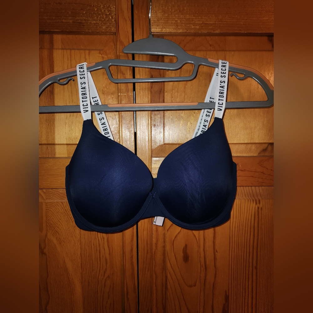 Victoria's Secret bra, size 34DD or 34E